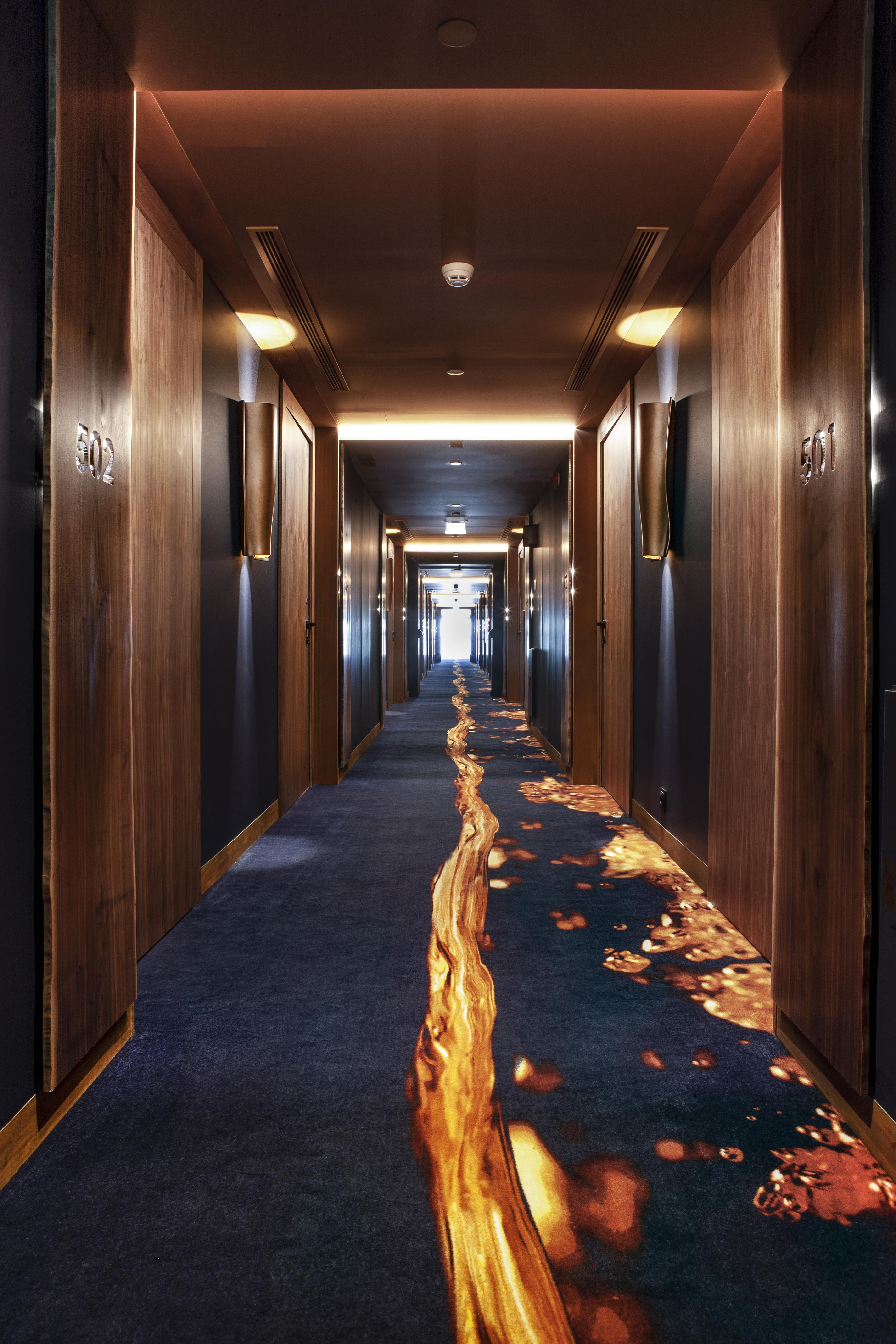 Forte De Gaia, Autograph Collection Vila Nova de Gaia Luaran gambar A corridor at the hotel